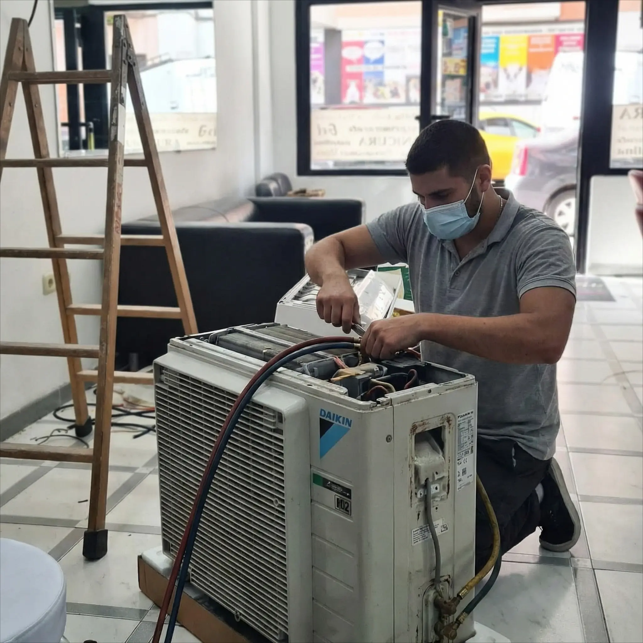 Reparación técnica de aire acondicionado